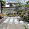 和風庭園：大阪府堺市北区　平板と化粧砂利による仕上げ