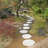 和風庭園：大阪府堺市西区　飛び石の敷設